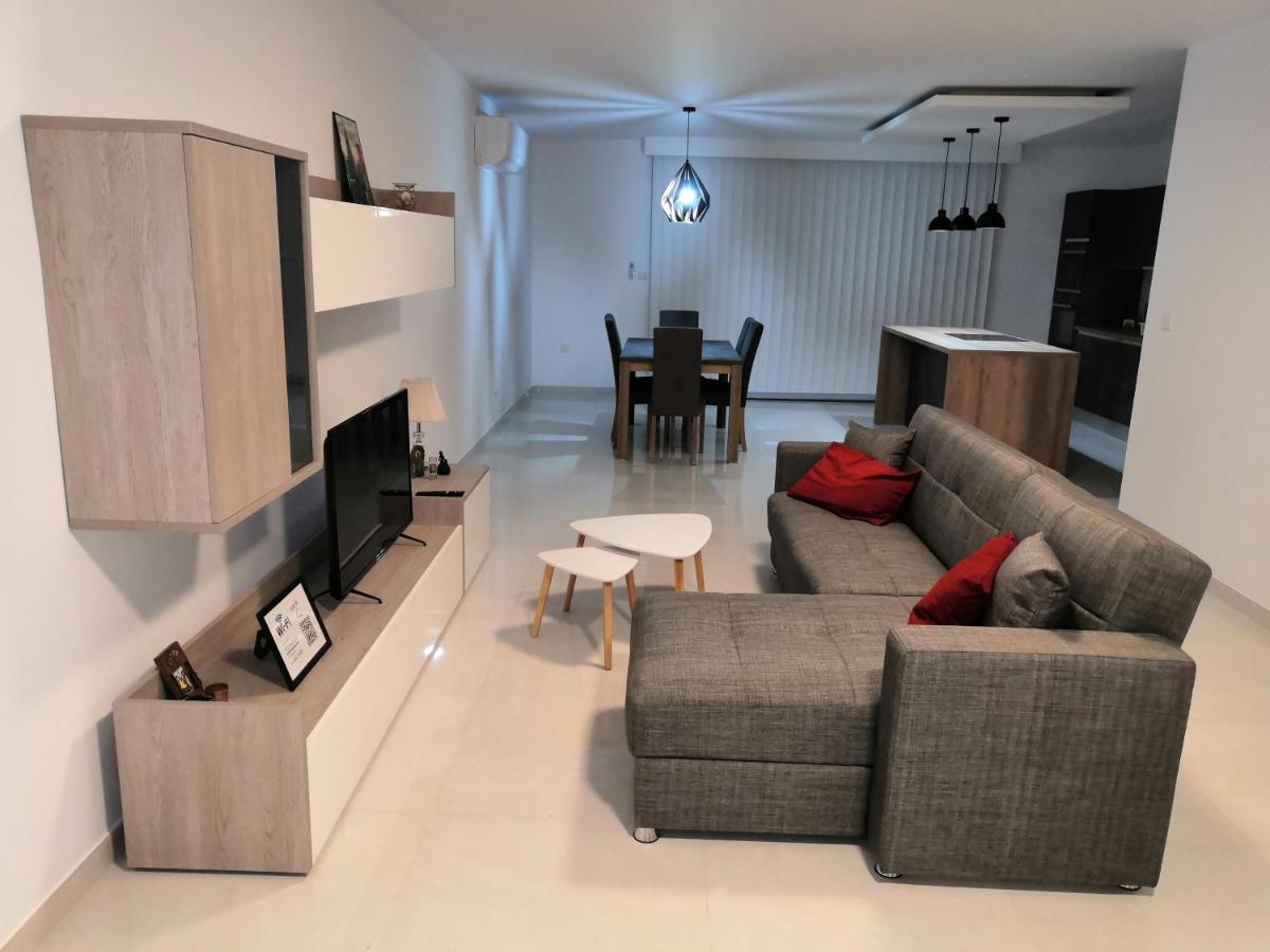 Modern, Spacious, 3 Bedroom Apartment Near Malta International Airport Luqa Exterior photo
